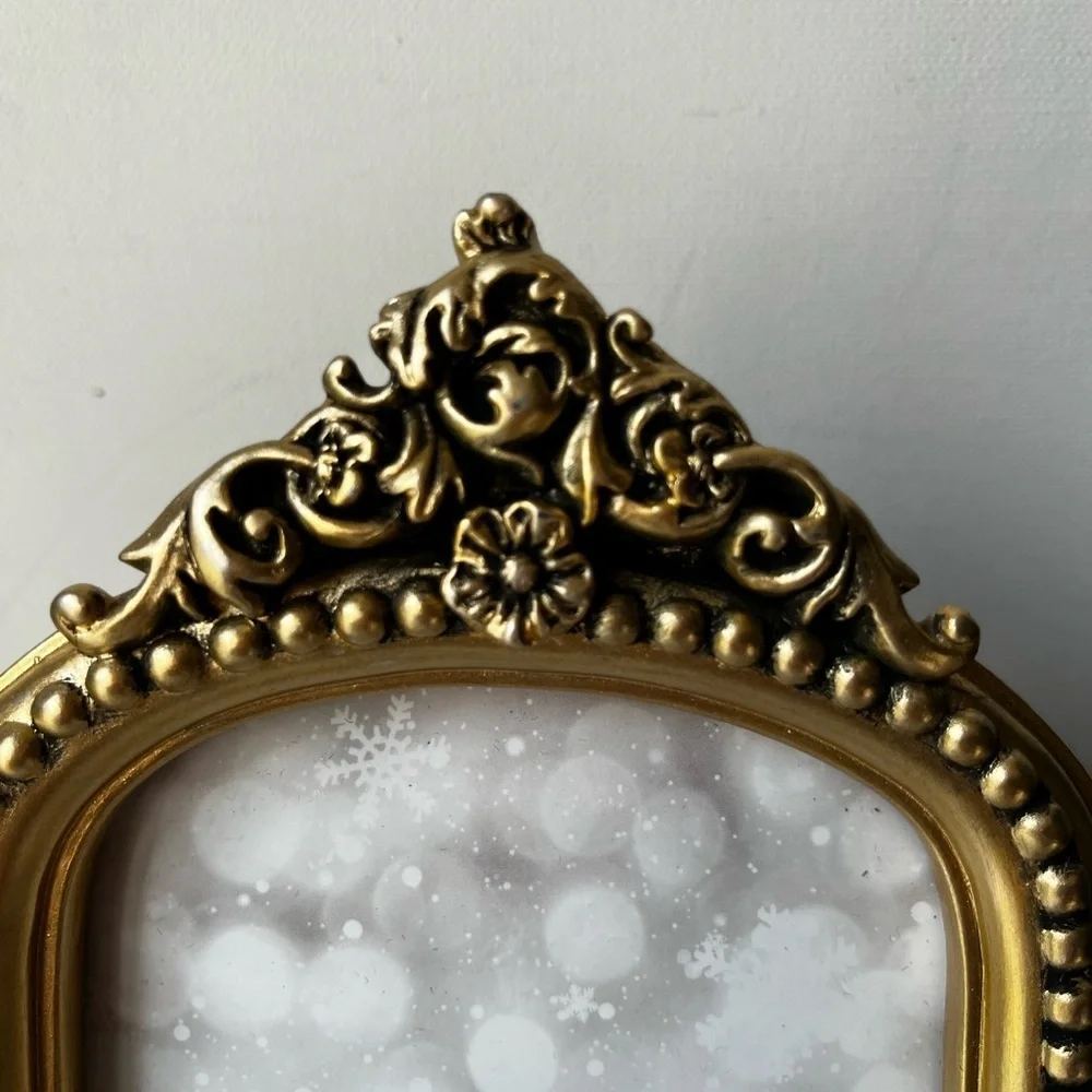 Nicole Miller Home Gold Ornate Picture Frame for 4”x6” photo